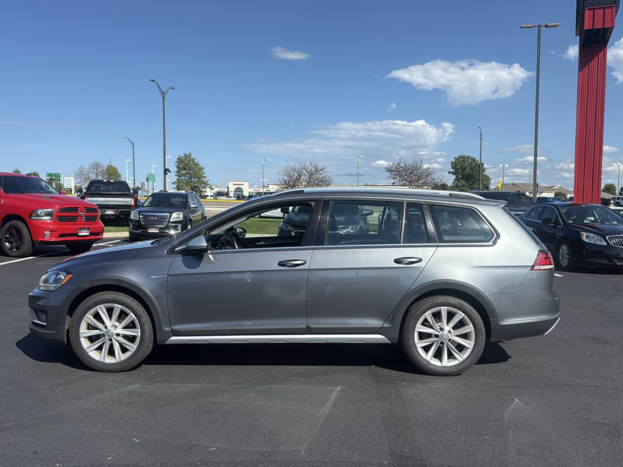 volkswagen golf alltrack 2018 3VWM17AU7JM758339 image volkswagen golf alltrack 2018 3VWM17AU7JM758339 image